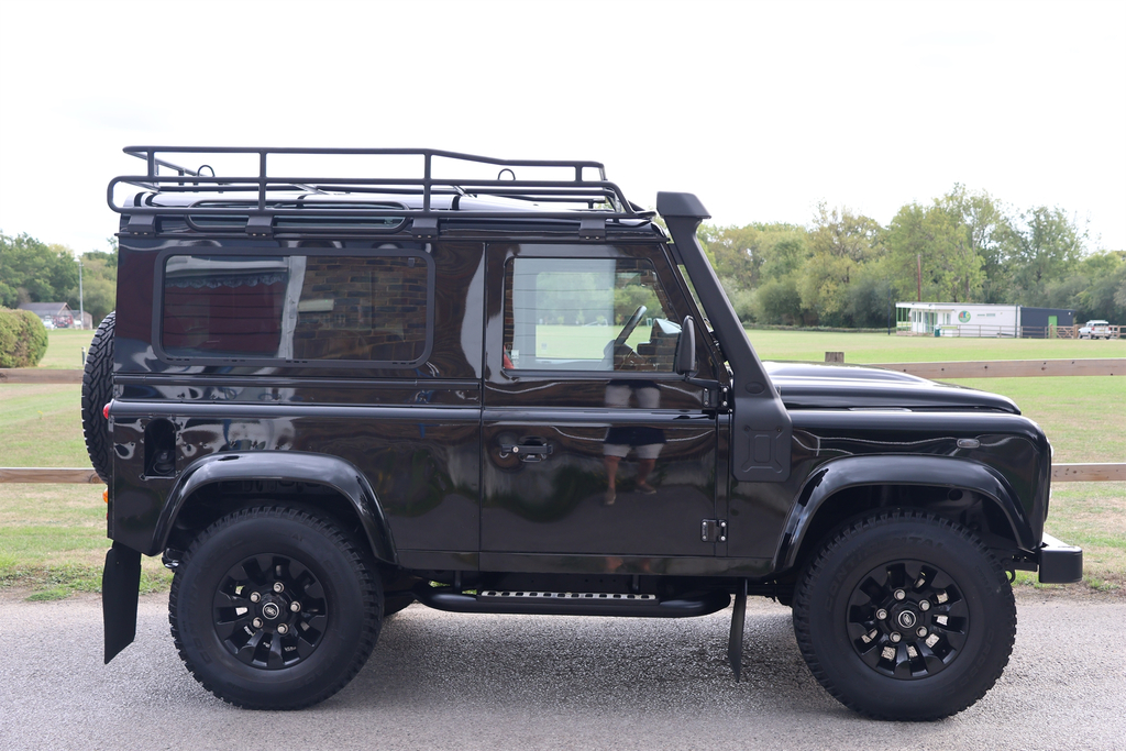 Land Rover Defender 90 2.2 Tdci Xs Station Wagon Double Cab Ma Black #2