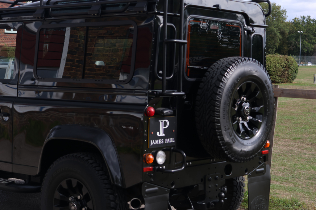 Land Rover Defender 90 #24
