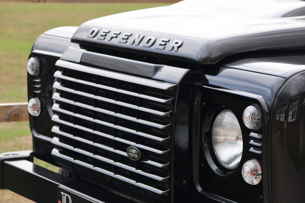Land Rover Defender 90 #28