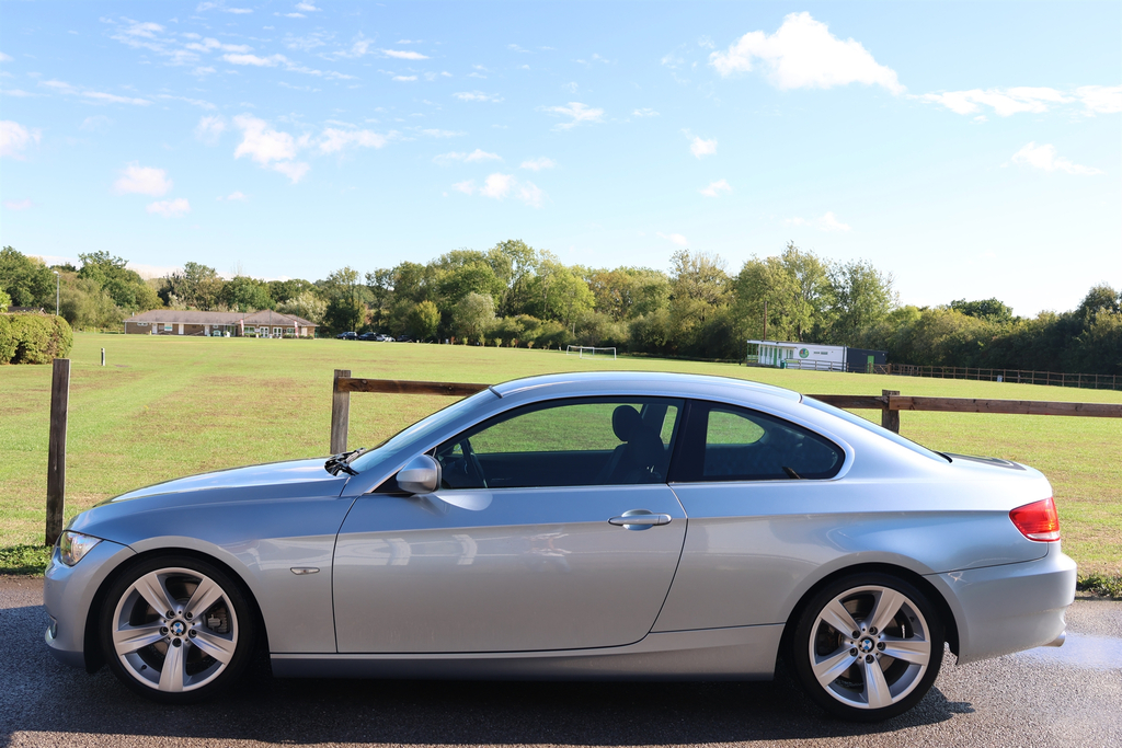 BMW 3 Series 320D Se Touring Black #14