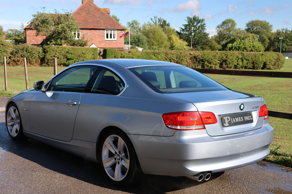 BMW 3 Series 320D Se Touring Black #17