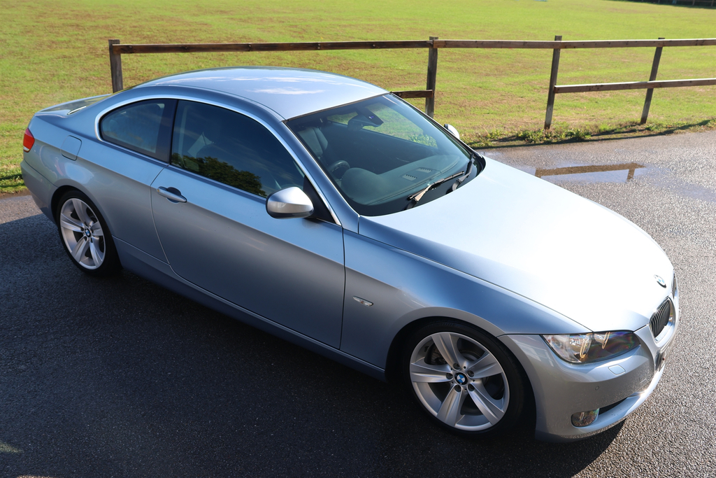 BMW 3 Series 320D Se Touring Black #1