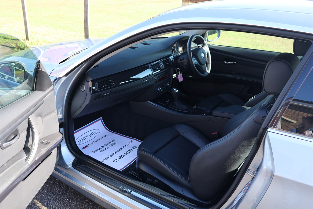 BMW 3 Series 320D Se Touring Black #30