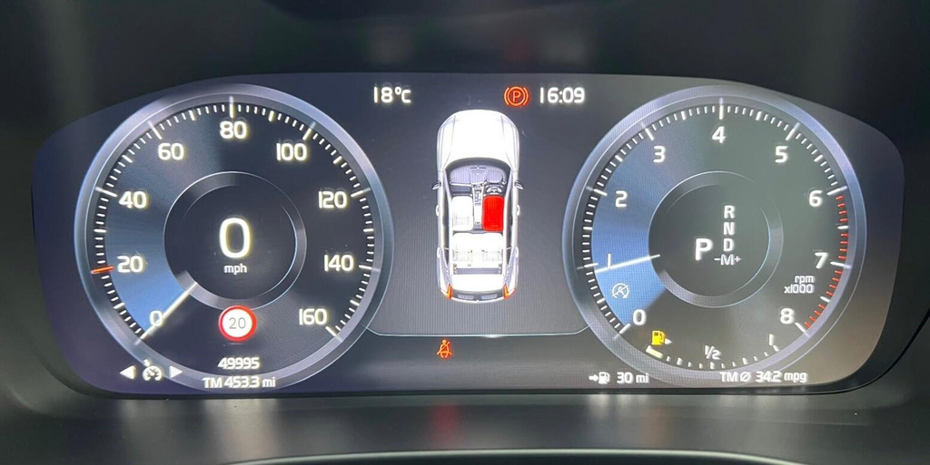 Volvo XC40 1.5L Momentum Red #36