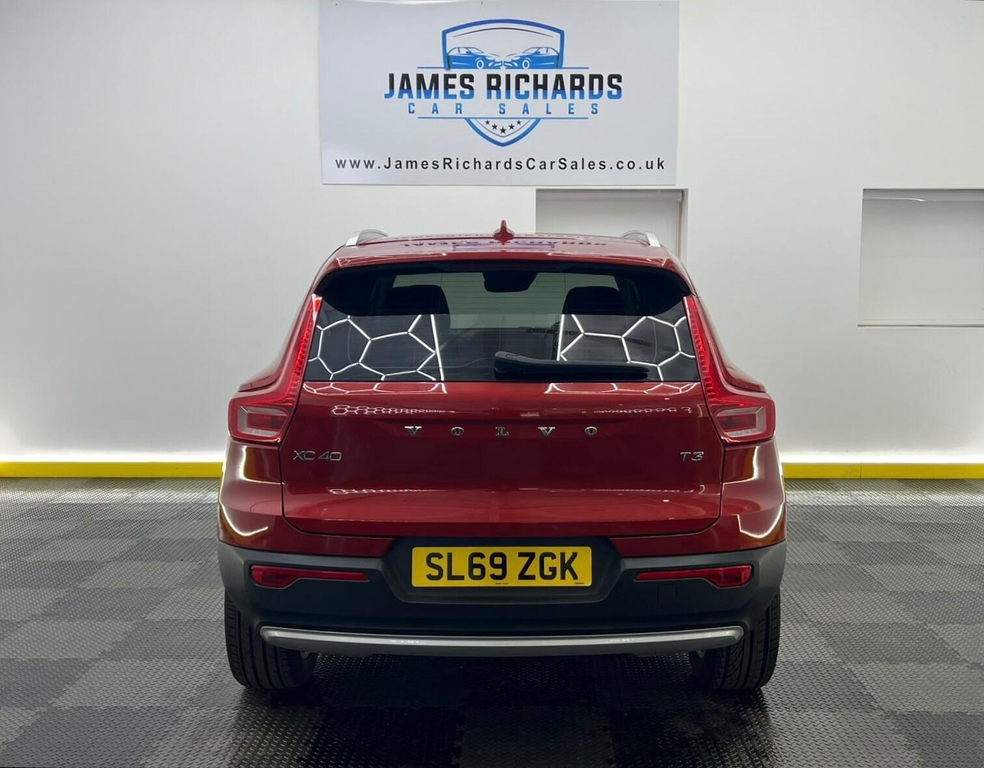 Volvo XC40 1.5L Momentum Red #11
