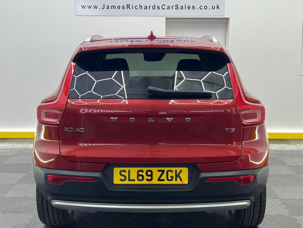 Volvo XC40 1.5L Momentum Red #10