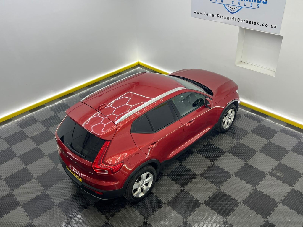 Volvo XC40 1.5L Momentum Red #41