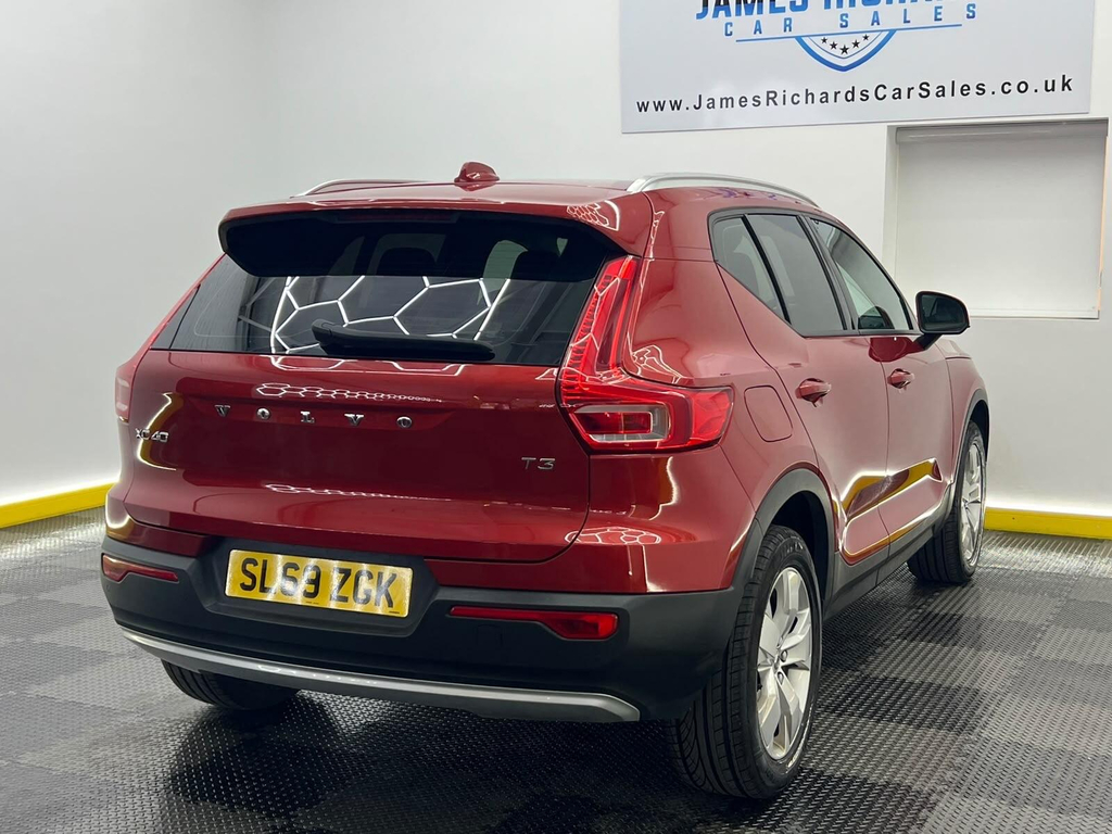 Volvo XC40 1.5L Momentum Red #13