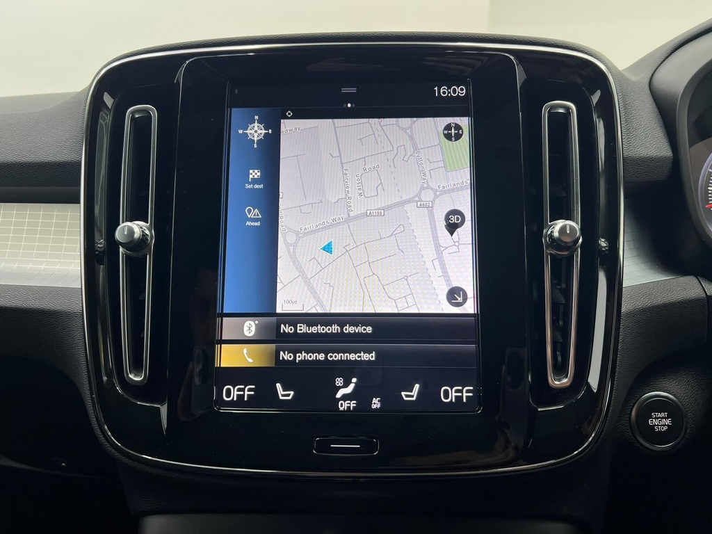 Volvo XC40 1.5L Momentum Red #33