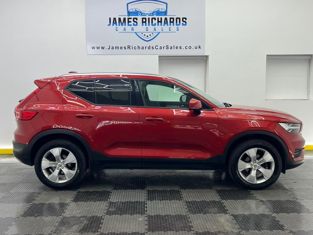 Volvo XC40 1.5L Momentum Red #12