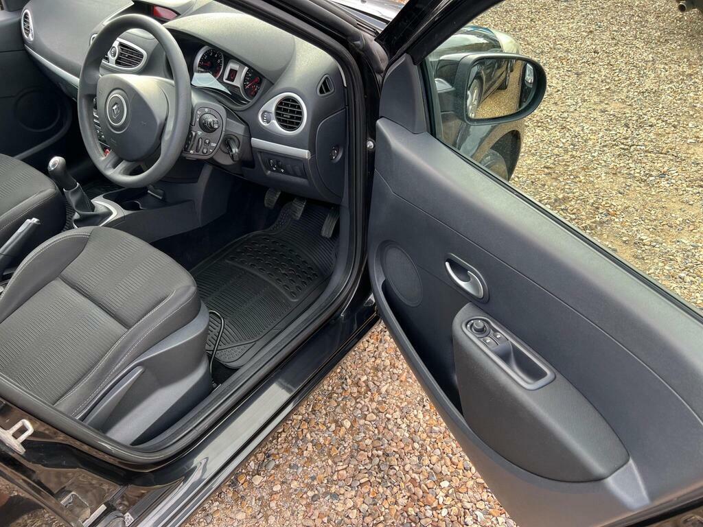 Renault Clio Clio Dynamique Tomtom 16V Black #13