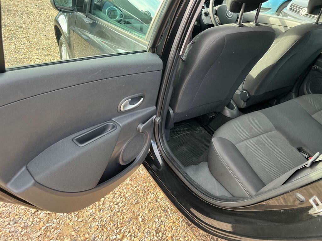 Renault Clio Clio Dynamique Tomtom 16V Black #21