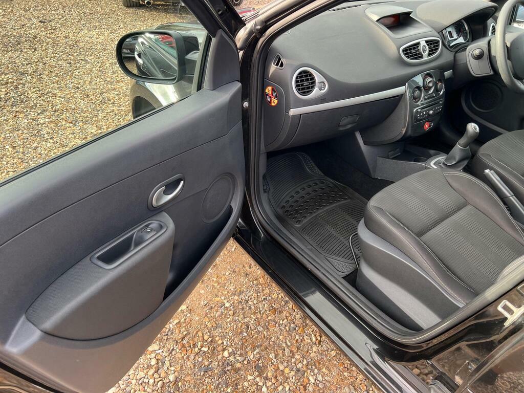 Renault Clio Clio Dynamique Tomtom 16V Black #18