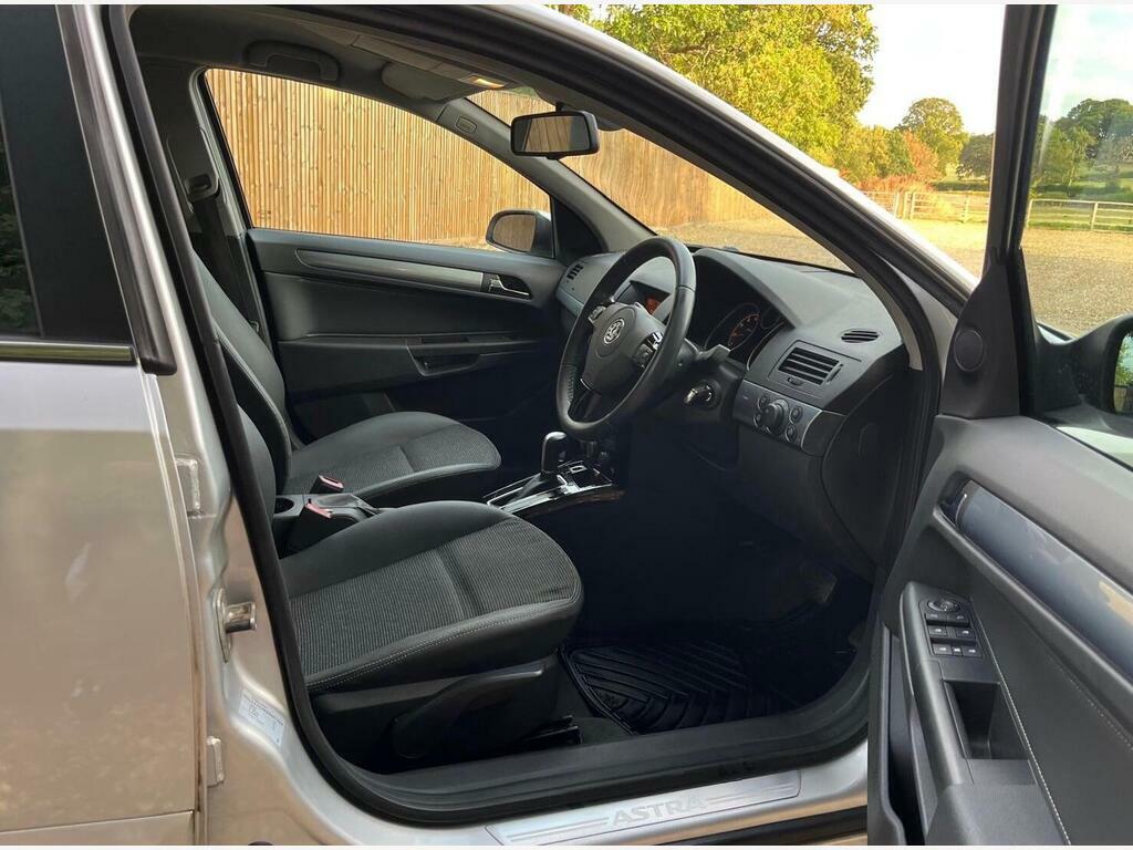 Vauxhall Astra 1.8I 16V Design Black #10