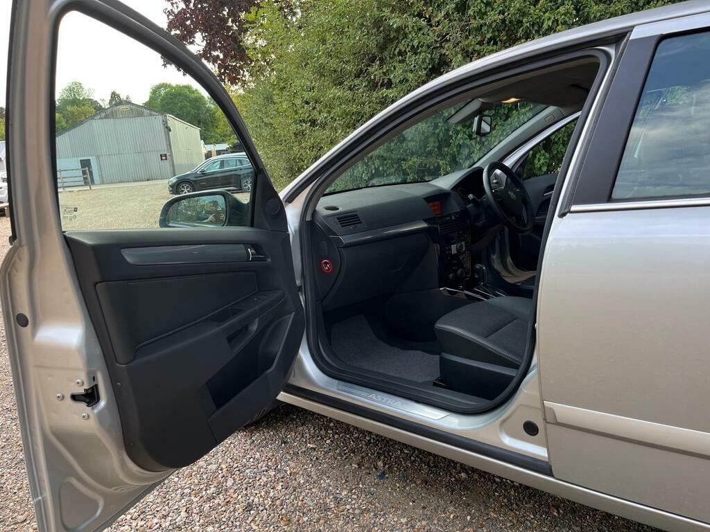 Vauxhall Astra 1.8I 16V Design Black #13
