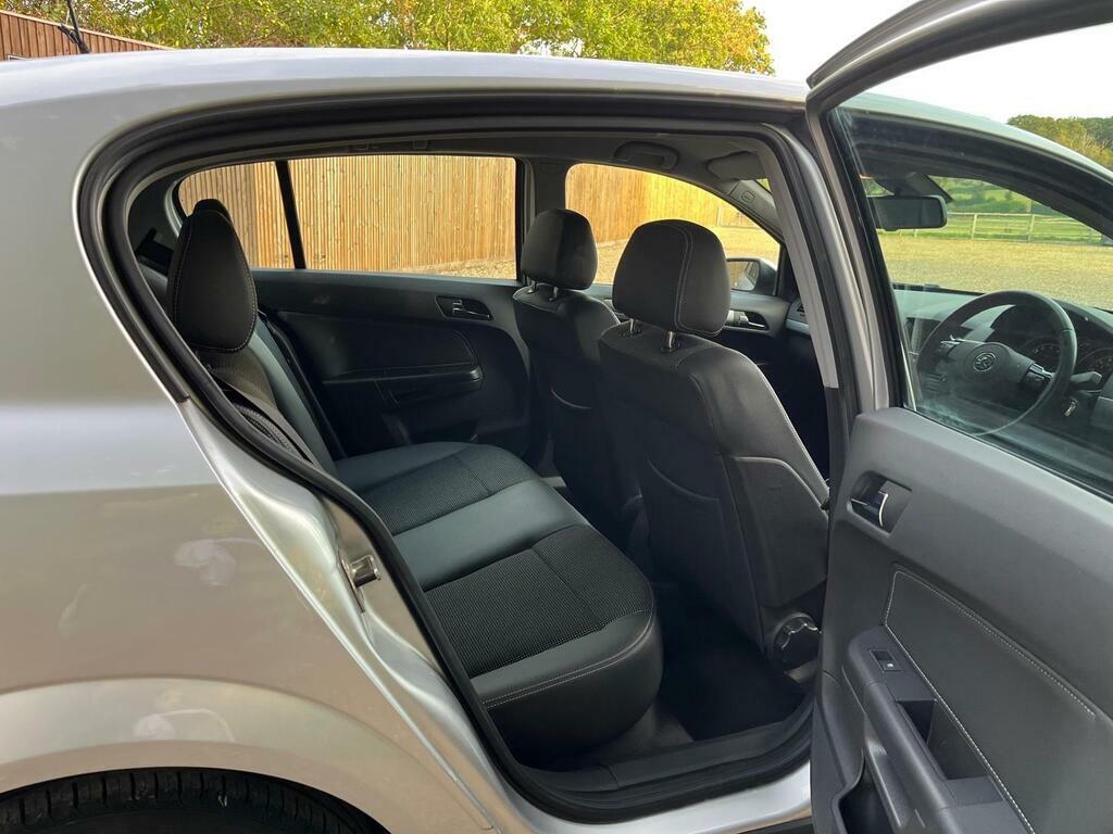 Vauxhall Astra 1.8I 16V Design Black #12