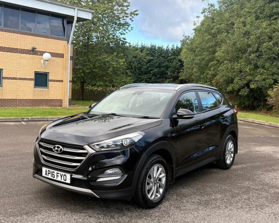 Hyundai Tucson 1.7 Crdi Blue Drive Se Nav Euro 6 Ss Black #2