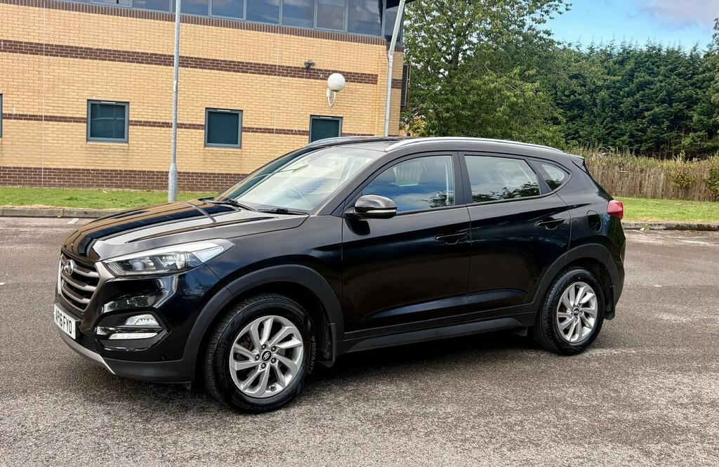 Hyundai Tucson 1.7 Crdi Blue Drive Se Nav Euro 6 Ss Black #3