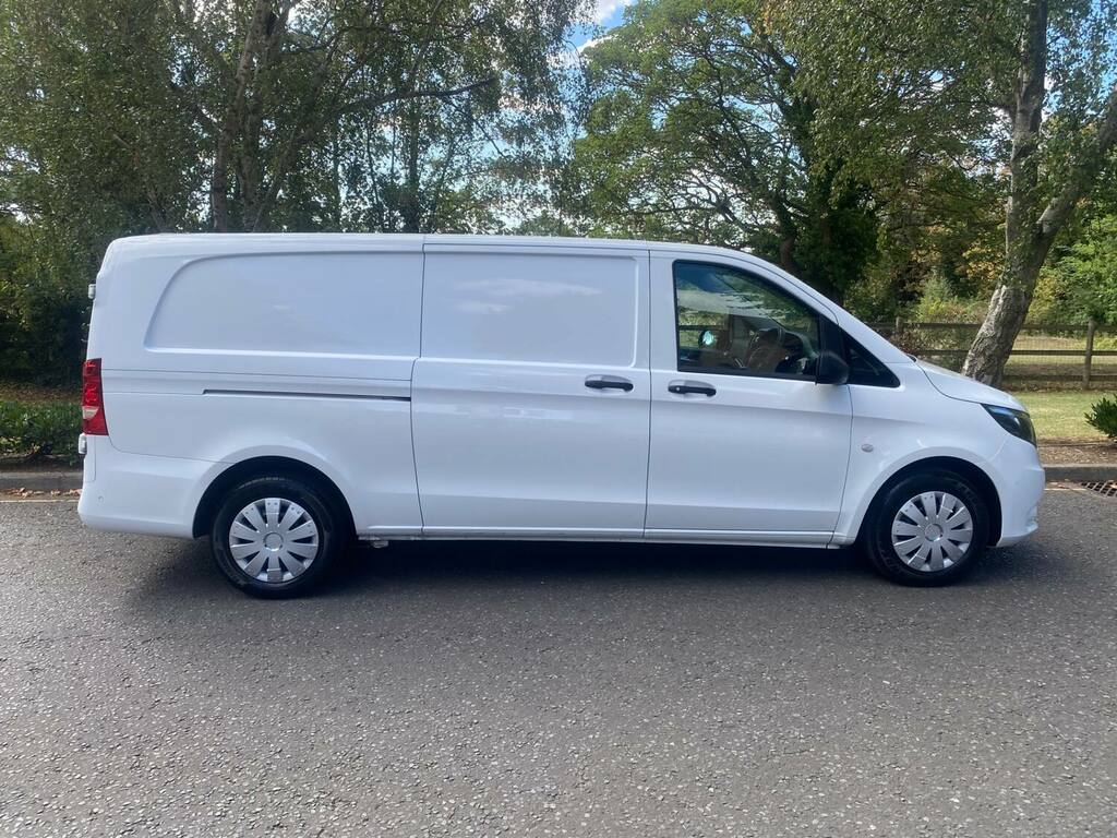 Mercedes-Benz Vito 114Cdi Progressive Van 9G-tronic White #5
