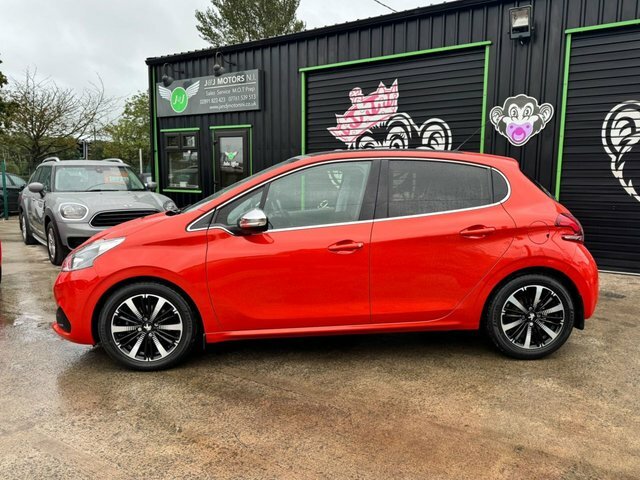 Peugeot 208 1.2 Puretech Allure Premium Hatchback M Orange #2