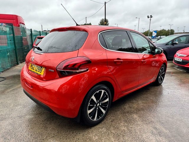 Peugeot 208 1.2 Puretech Allure Premium Hatchback M Orange #4