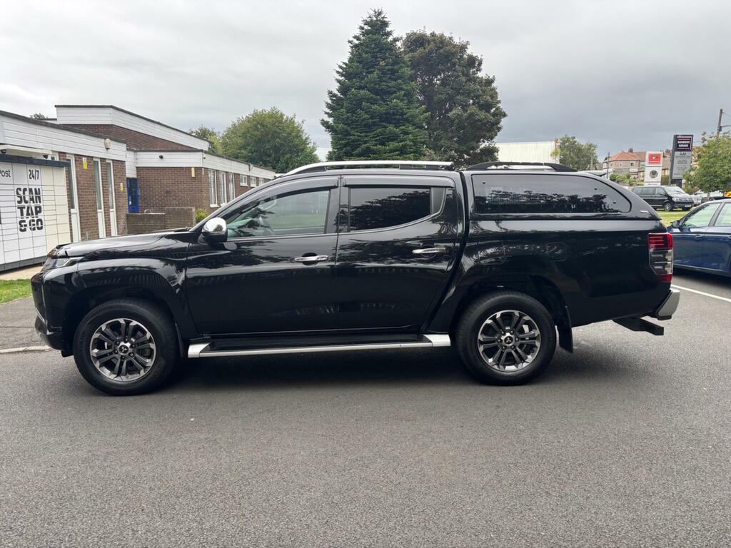 Mitsubishi L200 2.2 Di-d Dc Barbarian X 4Wd Euro 6 Ss Black #4