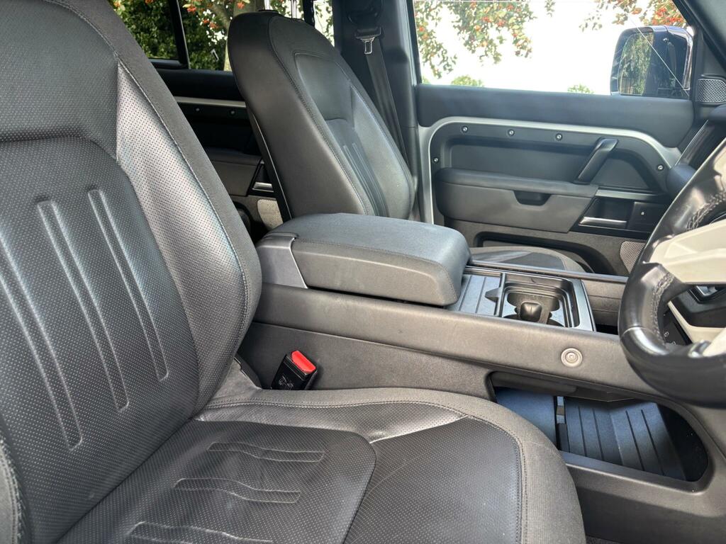 Land Rover Defender 110 Se Blue #14