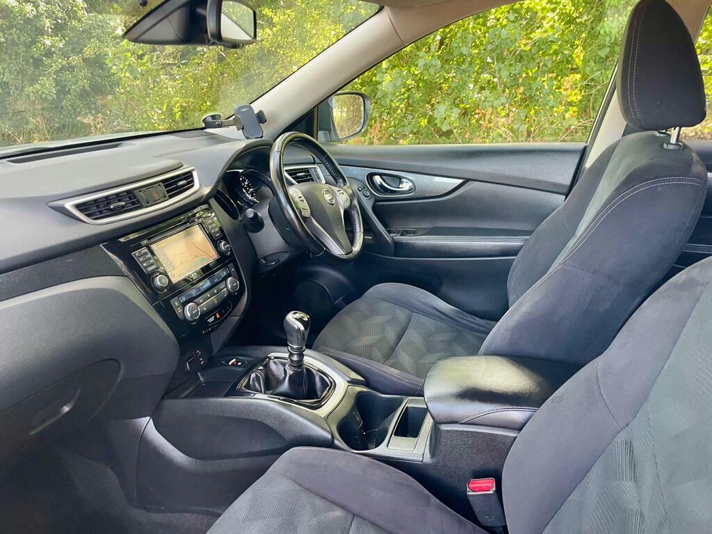 Nissan X-Trail Automatic White #54