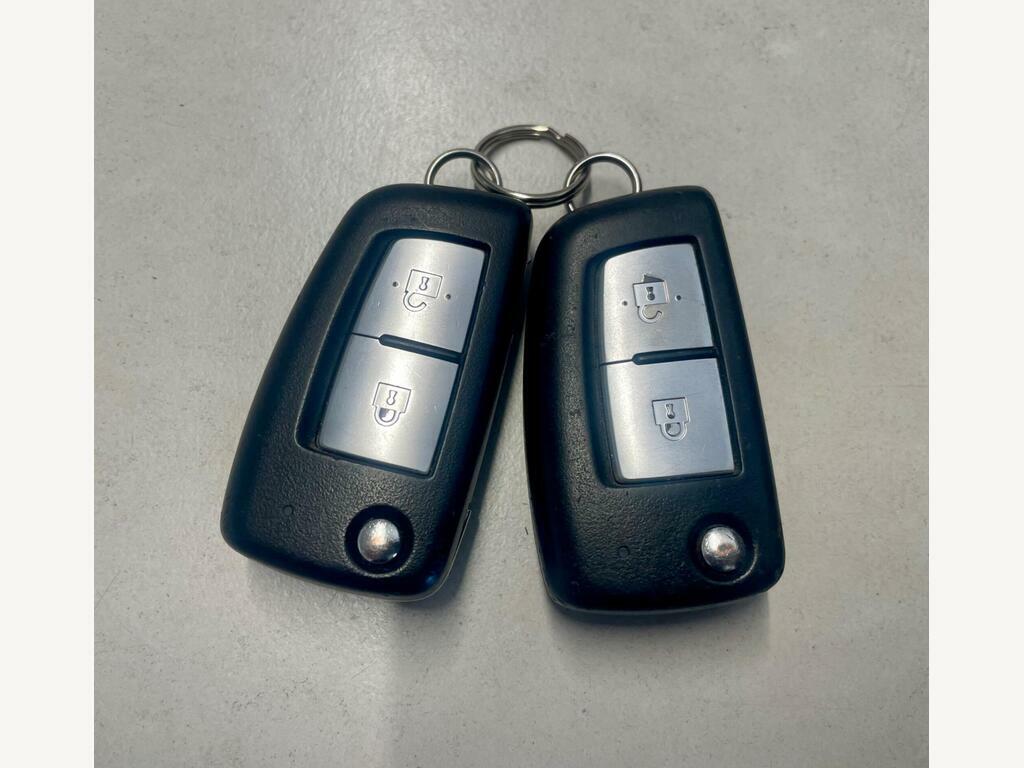 Nissan X-Trail Automatic White #39