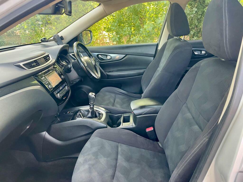 Nissan X-Trail Automatic White #51