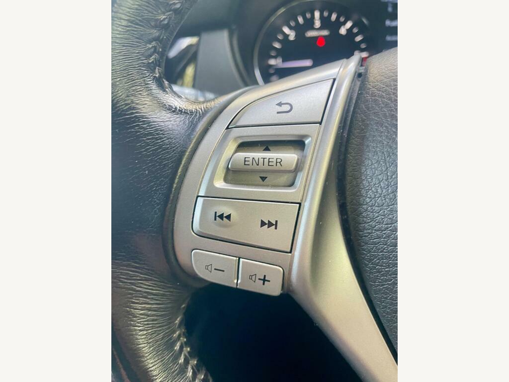 Nissan X-Trail Automatic White #37