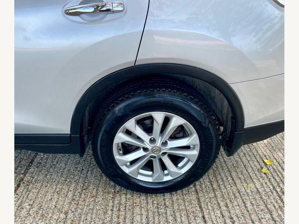 Nissan X-Trail Automatic White #40
