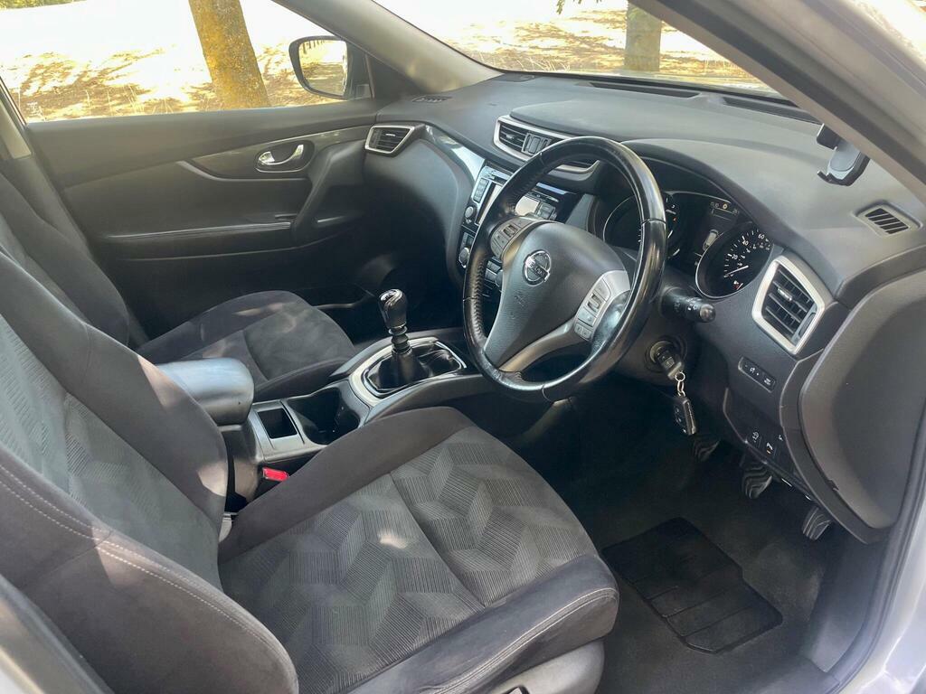 Nissan X-Trail Automatic White #25
