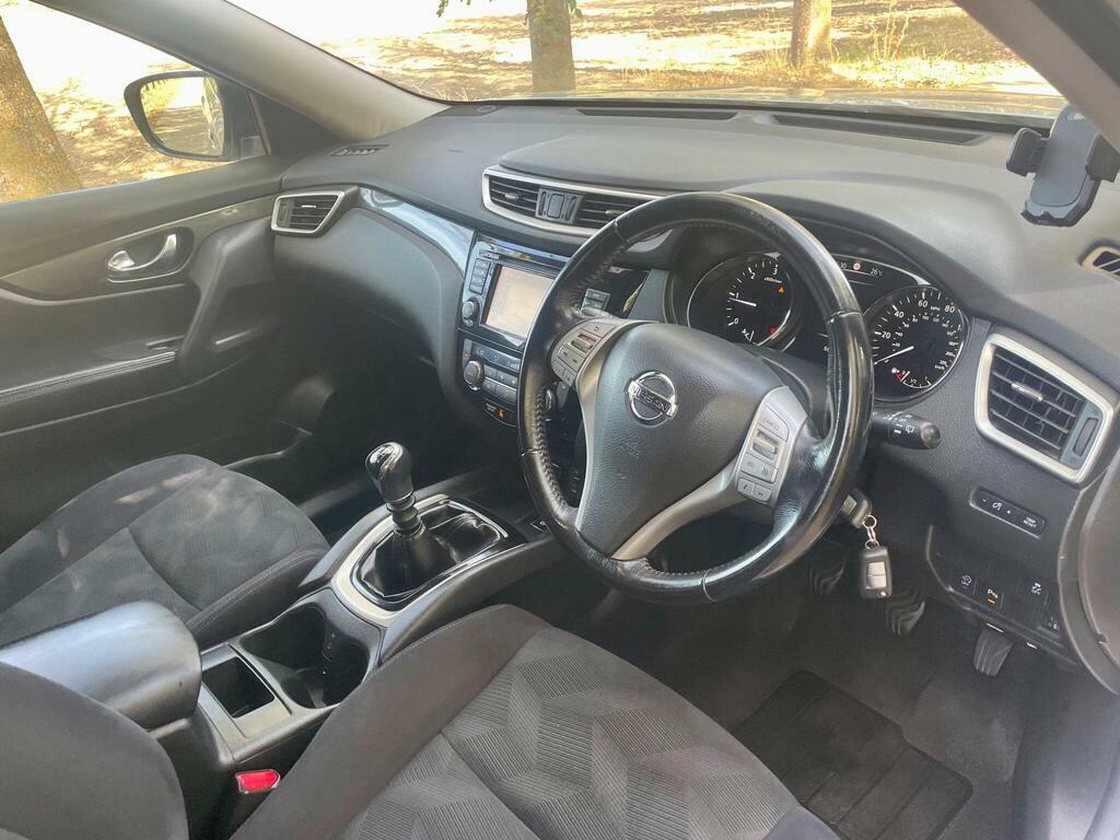 Nissan X-Trail Automatic White #23