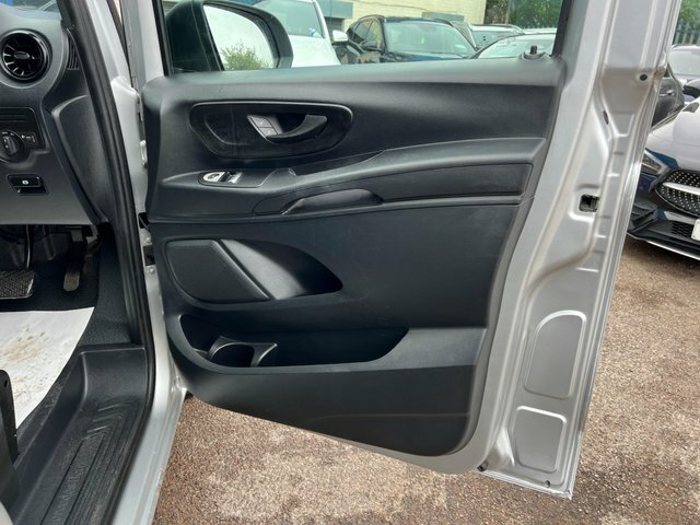 Mercedes-Benz Vito Select Black #48