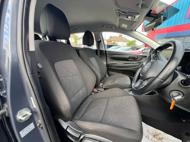 Hyundai Bayon 2023 1.0 T-gdi Mhev Se Connect Dct Euro 6 Ss Grey #4