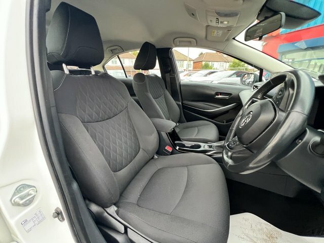 Toyota Corolla 2019 1.8 Vvt-h Gpf Icon Tech Saloon Hyb White #4