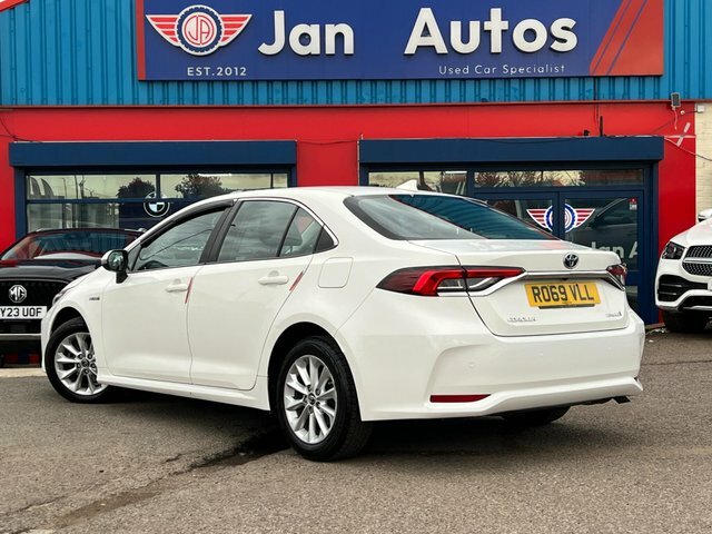 Toyota Corolla 2019 1.8 Vvt-h Gpf Icon Tech Saloon Hyb White #2