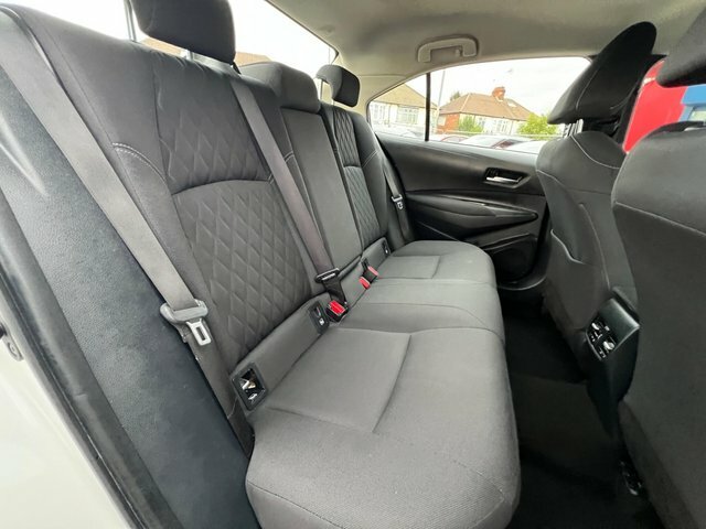 Toyota Corolla 2019 1.8 Vvt-h Gpf Icon Tech Saloon Hyb White #5