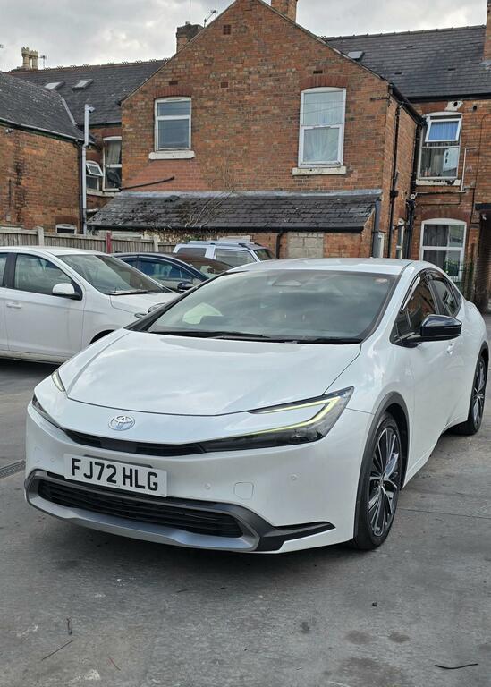 Toyota Prius Hybrid White #3