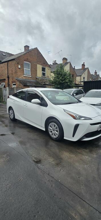 Toyota Prius Hybrid White #6