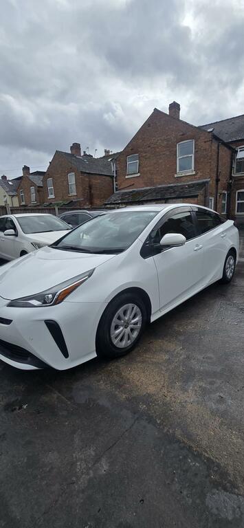 Toyota Prius Hybrid White #5