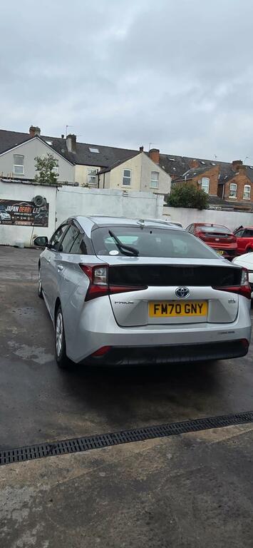 Toyota Prius E Silver #9