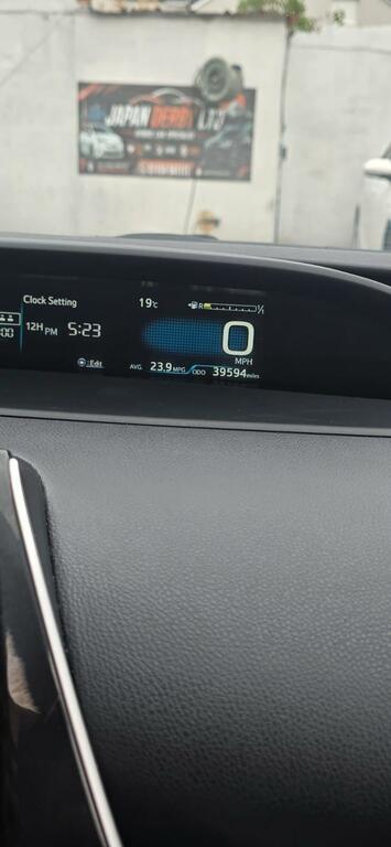 Toyota Prius E Silver #16