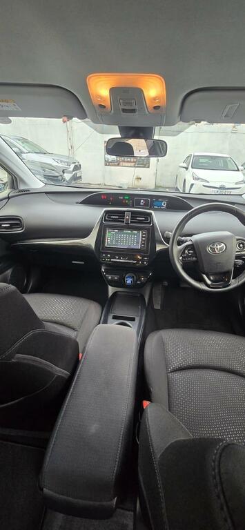 Toyota Prius E Silver #12