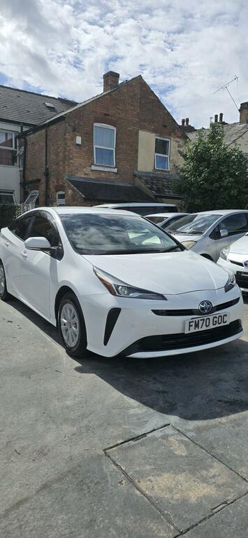 Toyota Prius Hybrid White #4