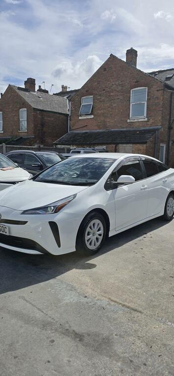 Toyota Prius Hybrid White #5