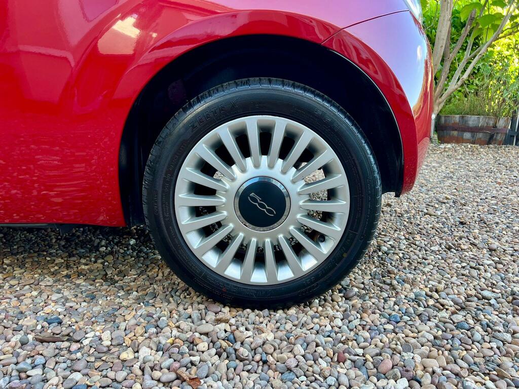 Fiat 500 1.2L Lounge White #31