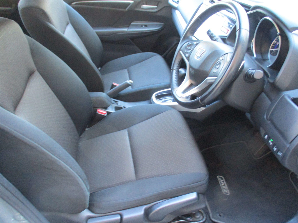 Honda Jazz 1.3 Se Navi Red #8