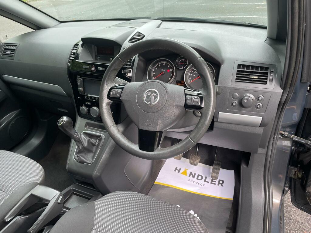 Vauxhall Zafira Mpv White #15